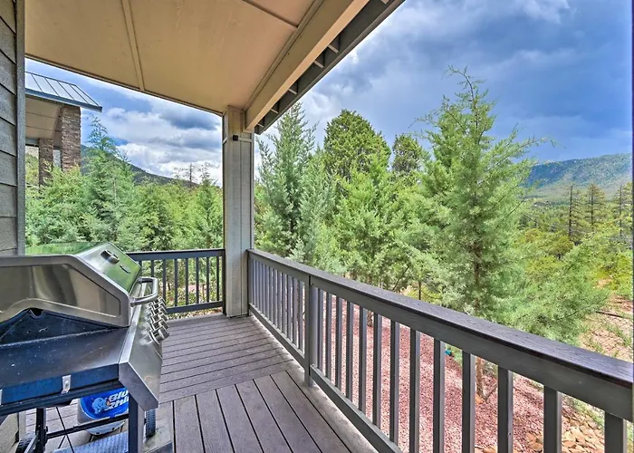 Holiday home Hot Tub & Views: 'mountain High Pines Retreat' Pine
